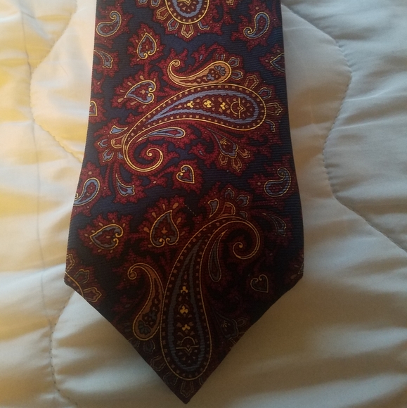 Brooks Brothers paisley patterned ties - Picture 2 of 8